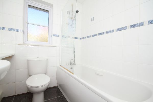 Shower Window Replacement in Labelle